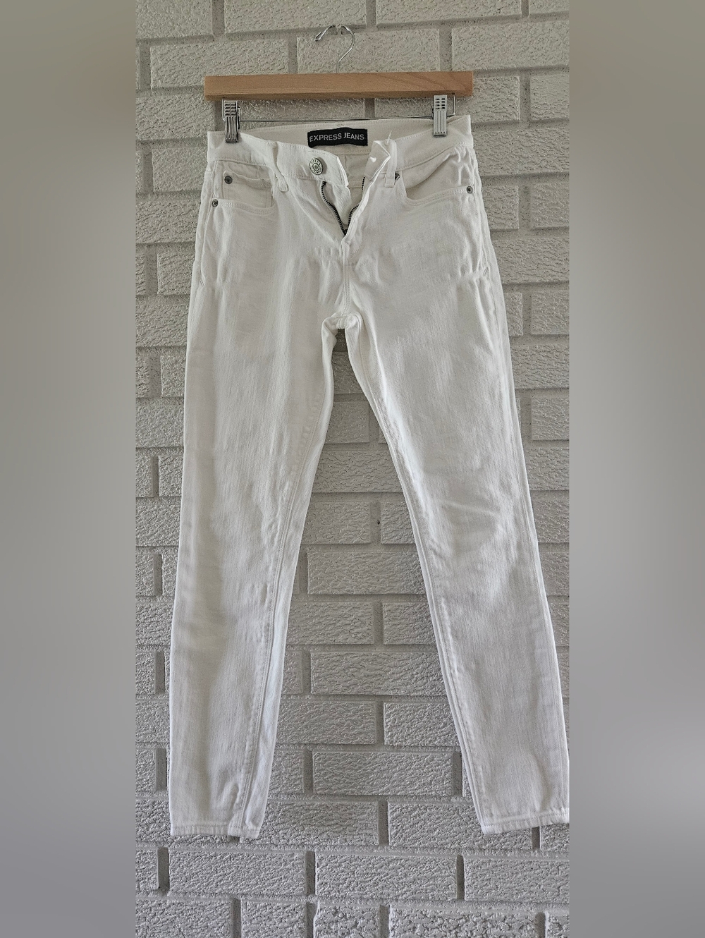 Express Women’s White Skinny Jeans